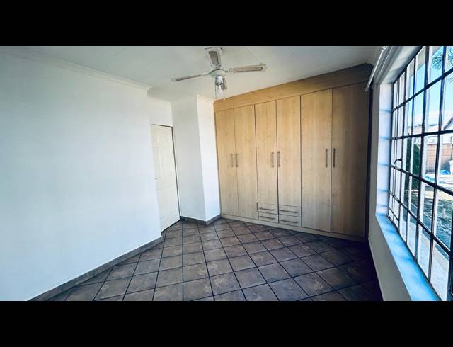 4 BEDROOM TOWNHOUSE FOR SALE IN WATERKLOOF EAST